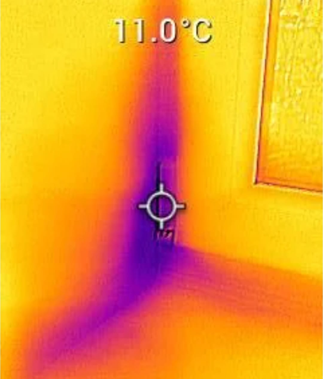 Thermal imaging snagging inspection detecting heat loss in new build